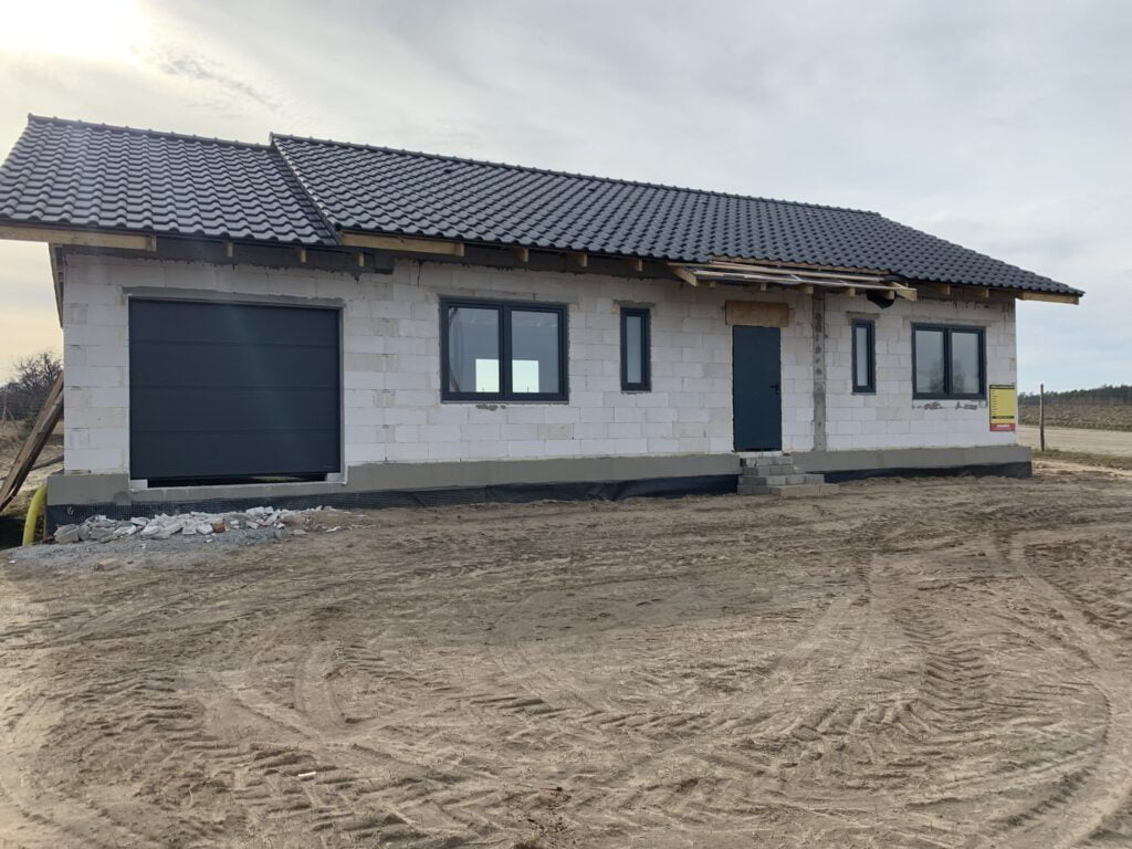 dom po montażu okien, drzwi i bramy garażowej