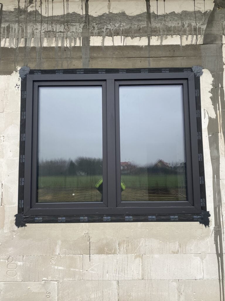 okno po ciepłym montażu